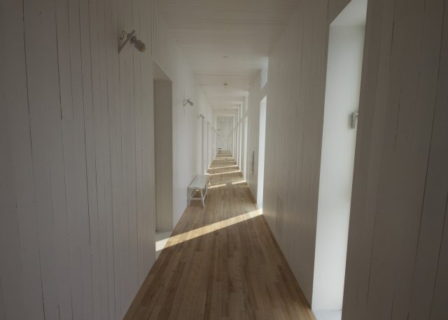 hallway-1284617_1920